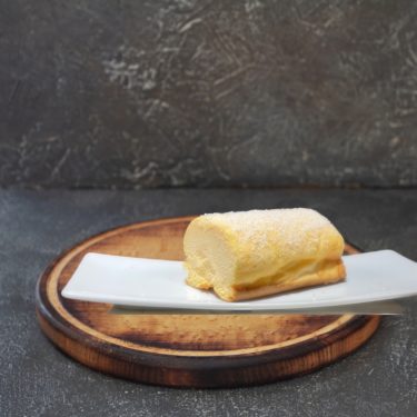 広島で見つけた、かまぼこ型の初めて食べたスフレチーズケーキ。偶然出会ったチーズケーキ